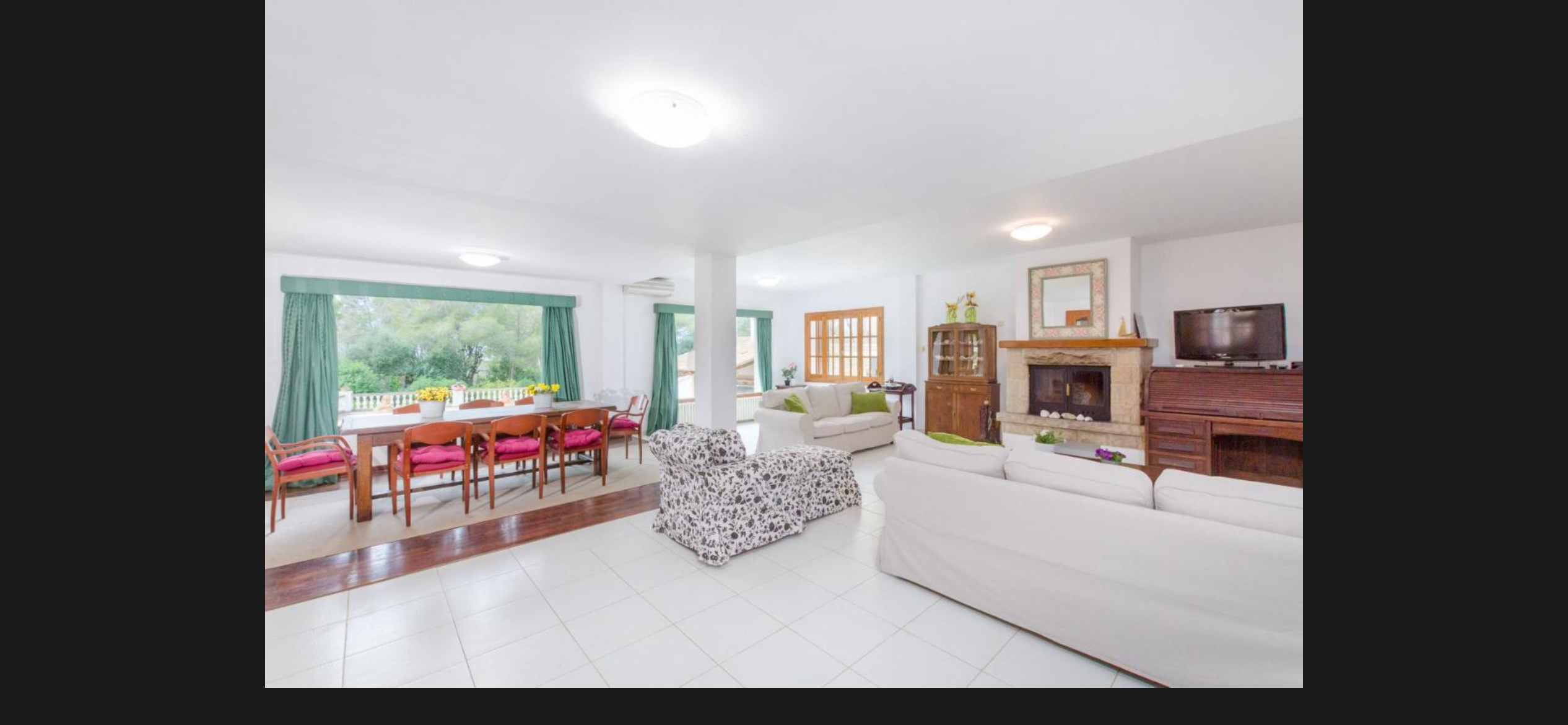 Salon avec cheminée promis