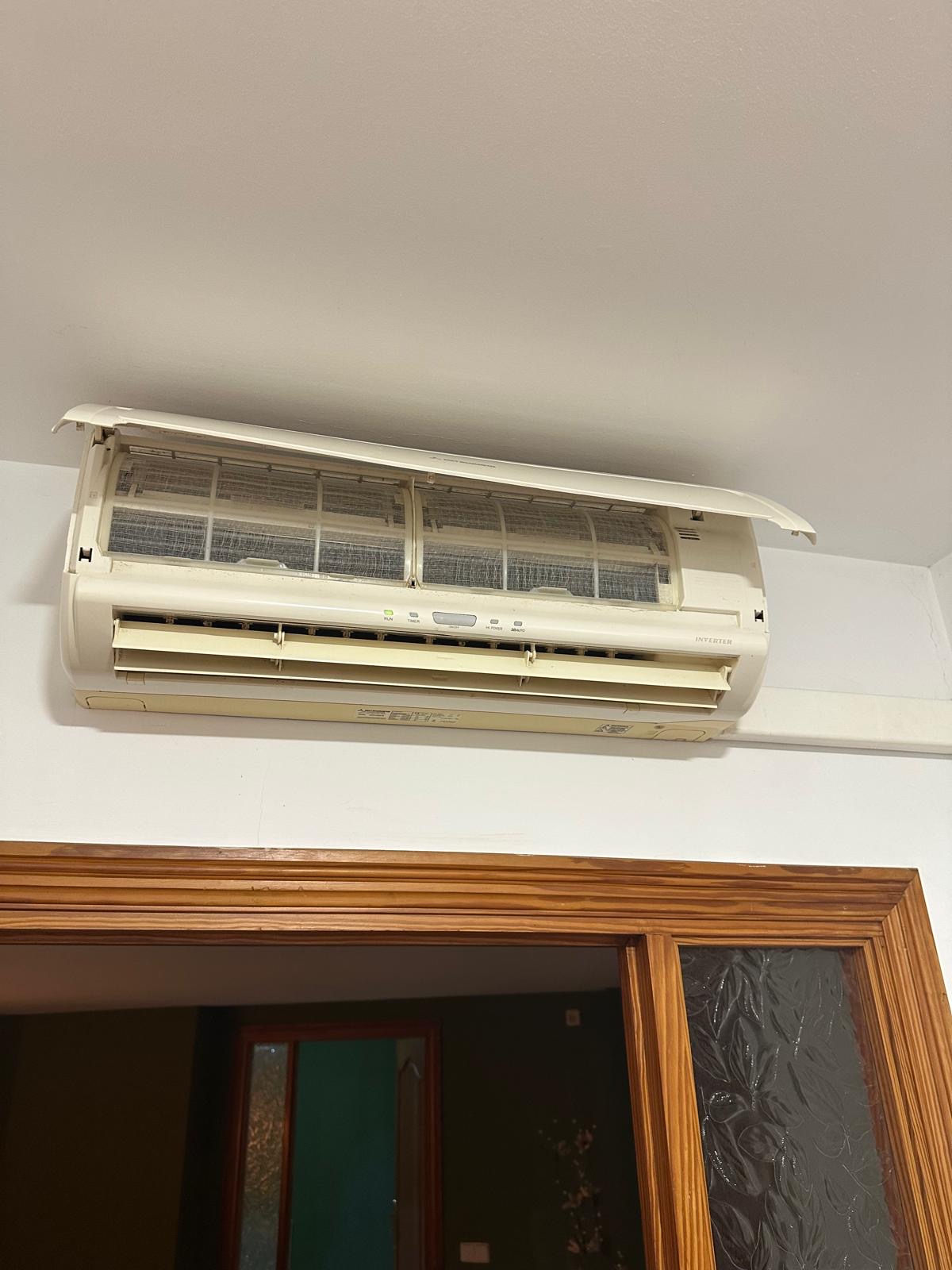 Unité de climatisation sale